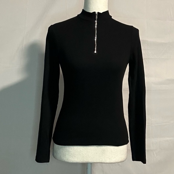 Tops/T-Shirts/Tanks👚 - 2 for $15 or 3 for $20 (Mix & Match) - Picture 1 of 4